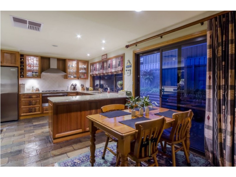 2 Devonshire Cres, Old Reynella SA 5161