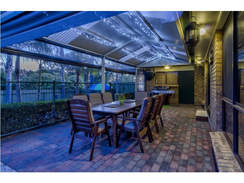 2 Devonshire Cres, Old Reynella SA 5161