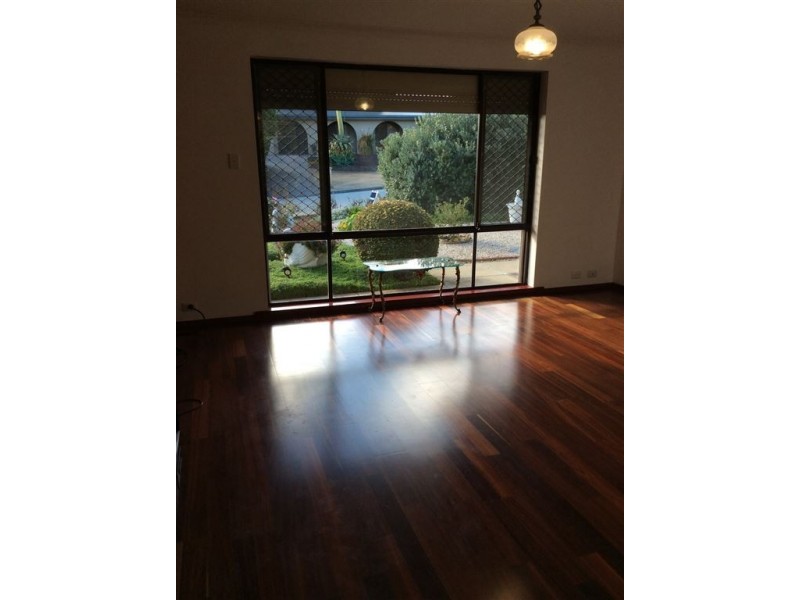 6 Triche Crescent, Hallett Cove SA 5158