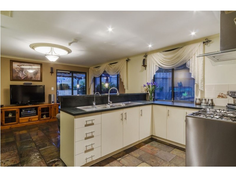 16 Moorfield Mews, Aberfoyle Park SA 5159