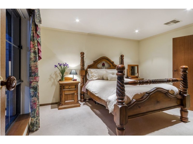 16 Moorfield Mews, Aberfoyle Park SA 5159