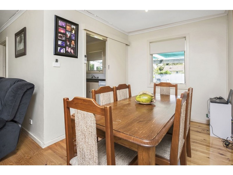 5 Hyacinth Crescent, Christie Downs SA 5164