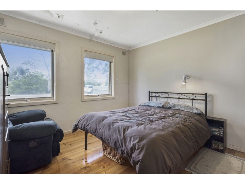 5 Hyacinth Crescent, Christie Downs SA 5164