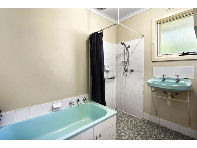 5 Hyacinth Crescent, Christie Downs SA 5164