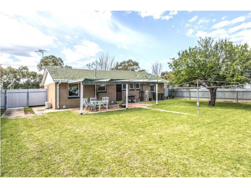 5 Hyacinth Crescent, Christie Downs SA 5164