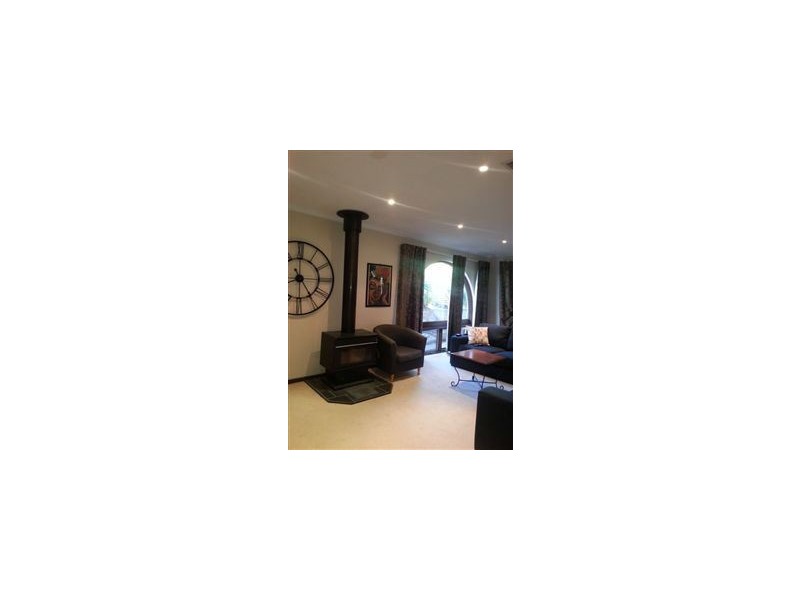 4 Falcon Court, Hallett Cove SA 5158