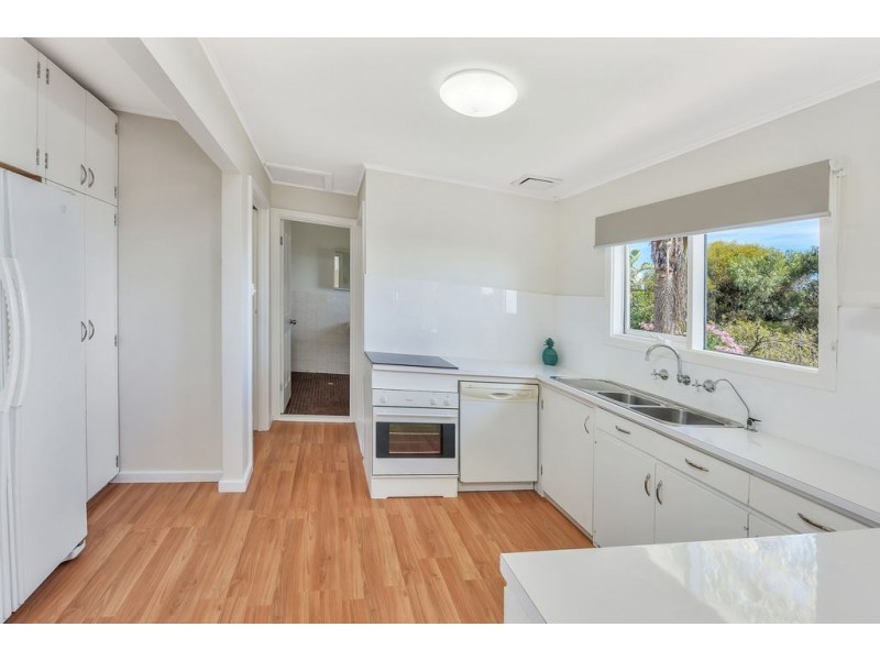 14 Sunnyside Avenue, Maslin Beach SA 5170