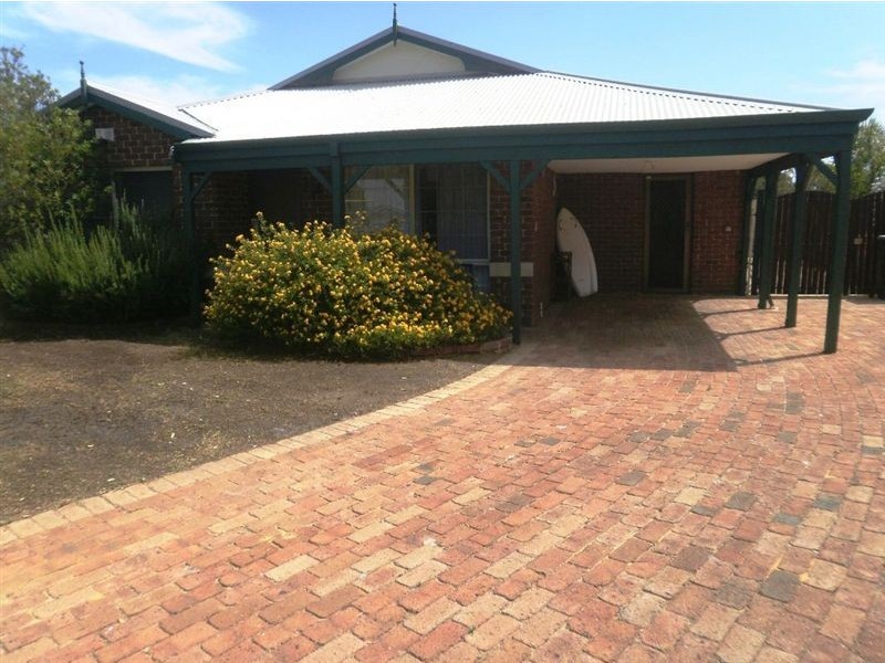 9 Lawrie Court, Clarkson WA 6030