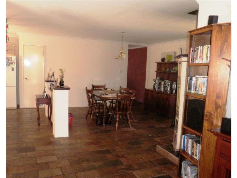 9 Lawrie Court, Clarkson WA 6030