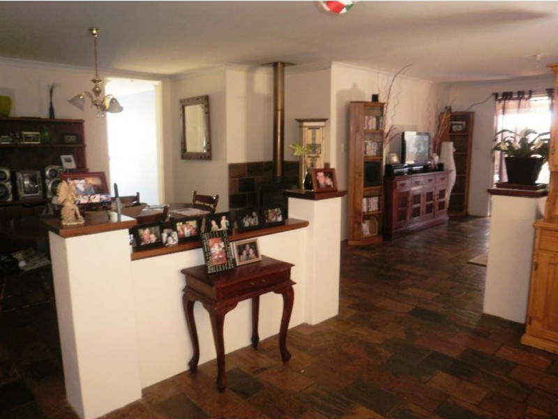 9 Lawrie Court, Clarkson WA 6030