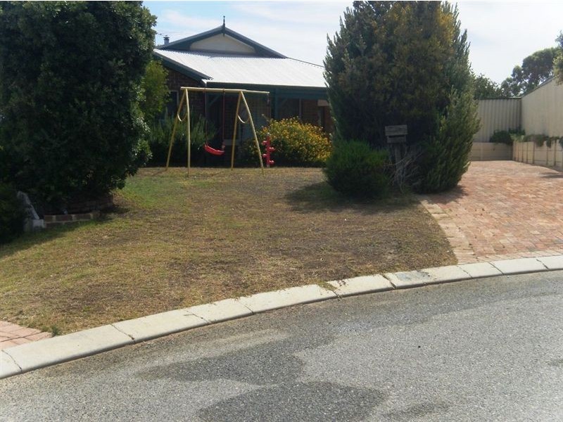9 Lawrie Court, Clarkson WA 6030