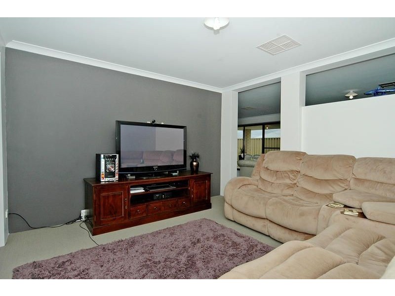 4 Costelloe Gardens, Butler WA 6036