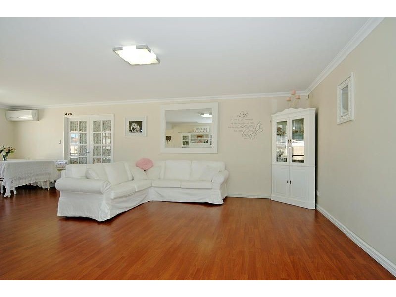 1 Mulgrave Loop, Mindarie WA 6030