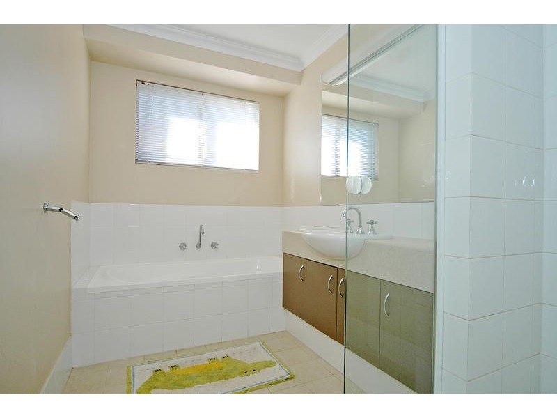 1 Mulgrave Loop, Mindarie WA 6030