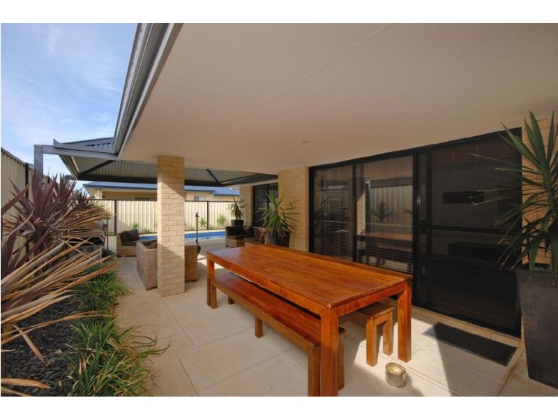 12 Lakewood Terrace, Clarkson WA 6030