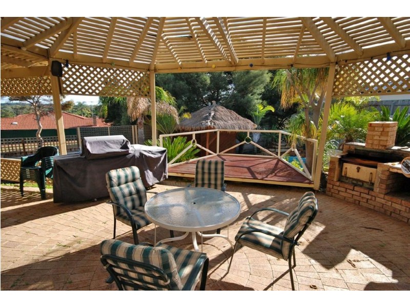 5 Green Close, Connolly WA 6027