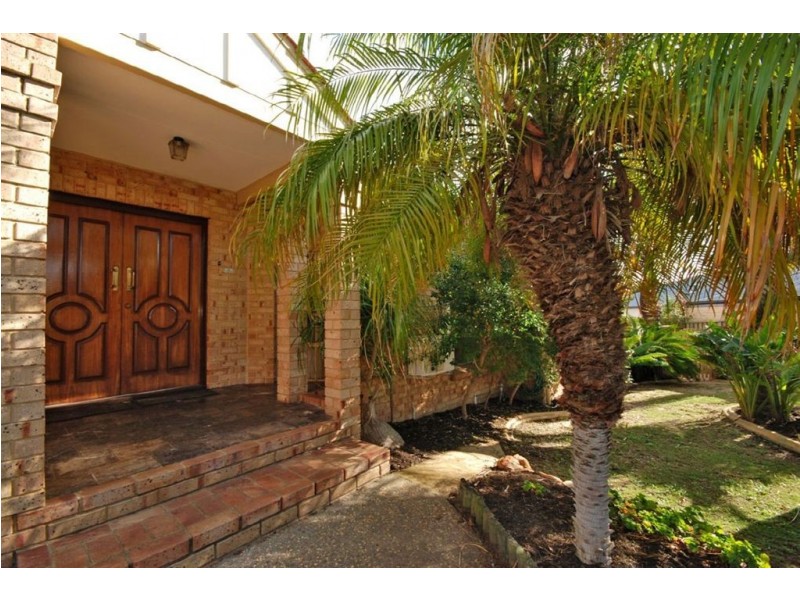 5 Green Close, Connolly WA 6027