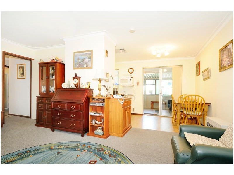 8 Galliers Avenue, Armadale WA 6112