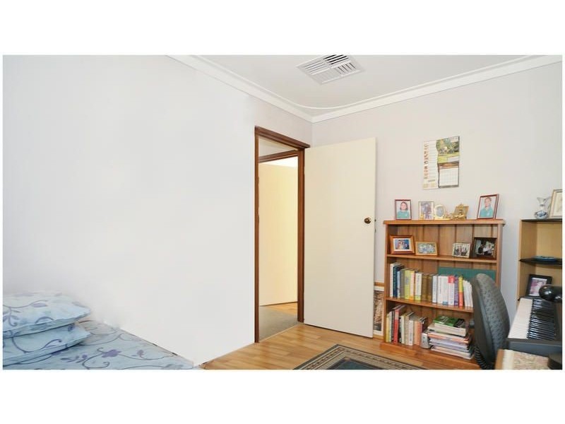8 Galliers Avenue, Armadale WA 6112