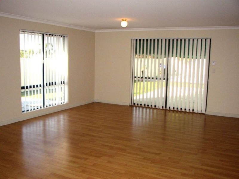 29 Serpentine Gardens, Clarkson WA 6030