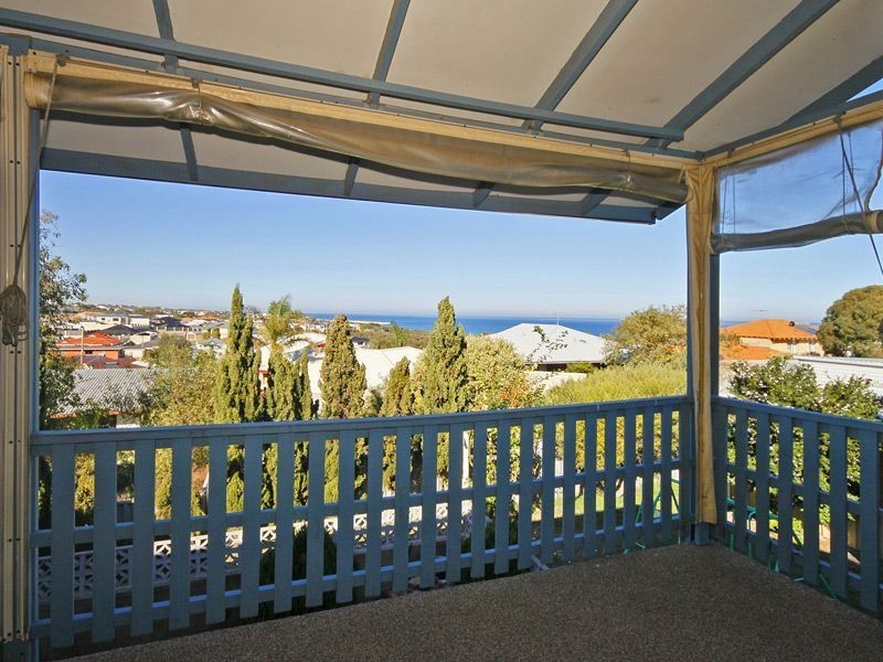 17 Simpson Street, Quinns Rocks WA 6030