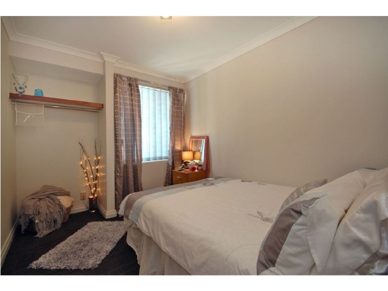 35 Frond Circuit, Banksia Grove WA 6031