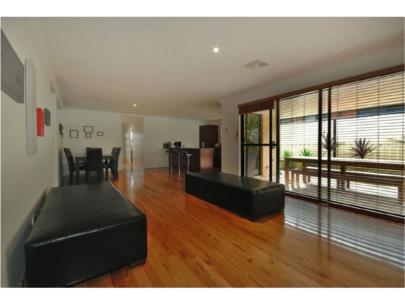 12 Lakewood Terrace, Clarkson WA 6030