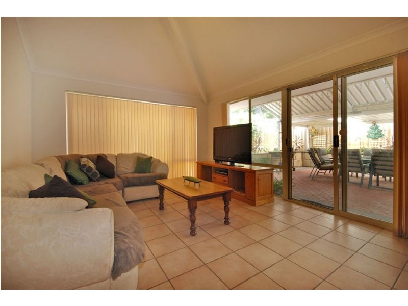 51 Viridain Drive, Banksia Grove WA 6031