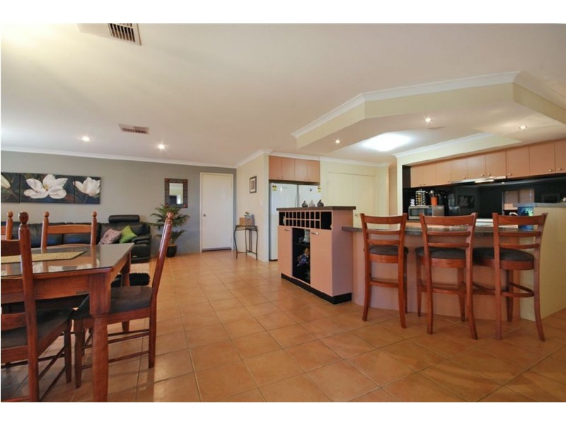 18 Meringa Crescent, Quinns Rocks WA 6030