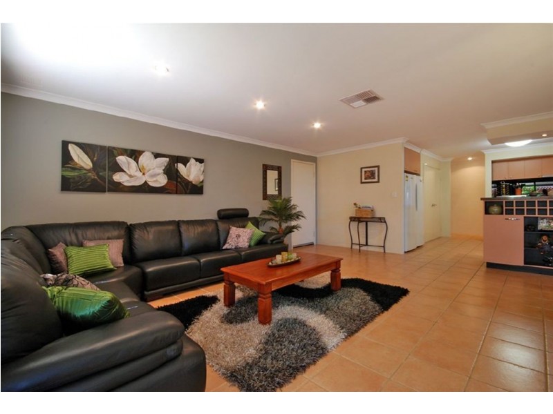 18 Meringa Crescent, Quinns Rocks WA 6030