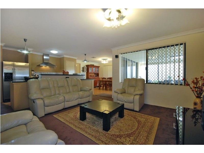 16 Hacienda Drive, Clarkson WA 6030