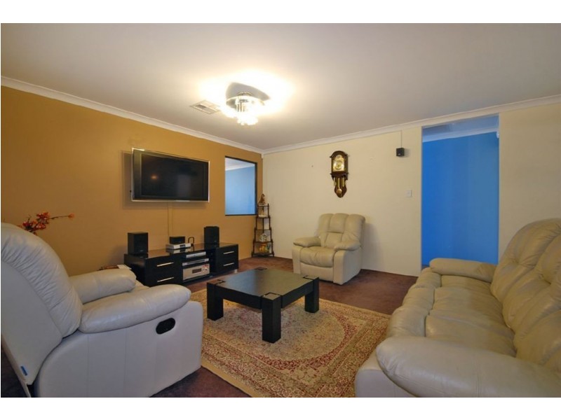 16 Hacienda Drive, Clarkson WA 6030