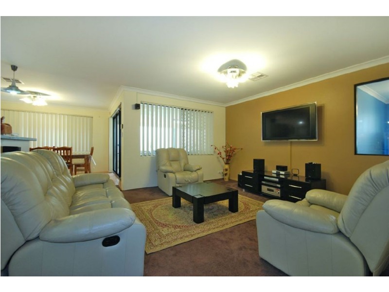 16 Hacienda Drive, Clarkson WA 6030