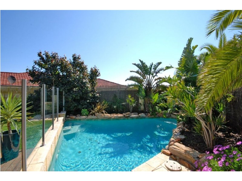 25 Trieste Court, Mindarie WA 6030