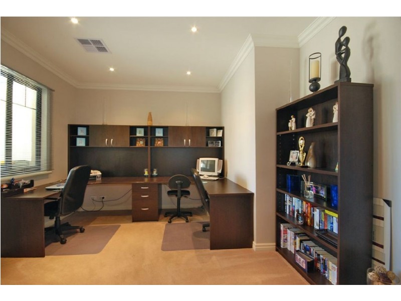 25 Trieste Court, Mindarie WA 6030