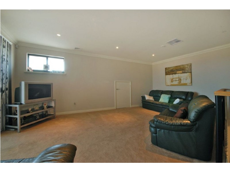 25 Trieste Court, Mindarie WA 6030