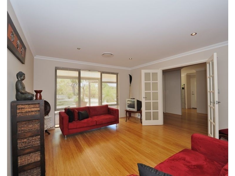 72 Bushwood Follow, Two Rocks WA 6037