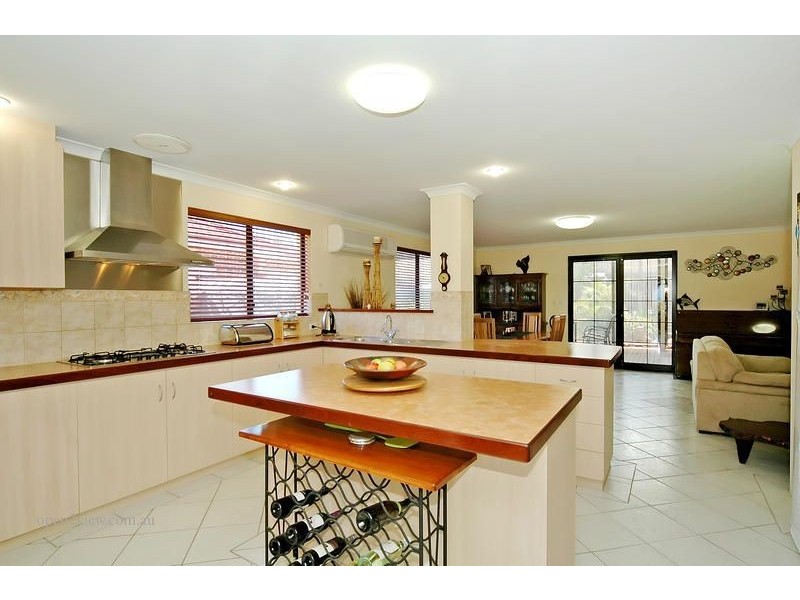 10 Bass Chase, Yanchep WA 6035