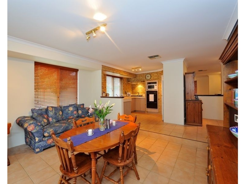 7 Cumberland Way, Beldon WA 6027