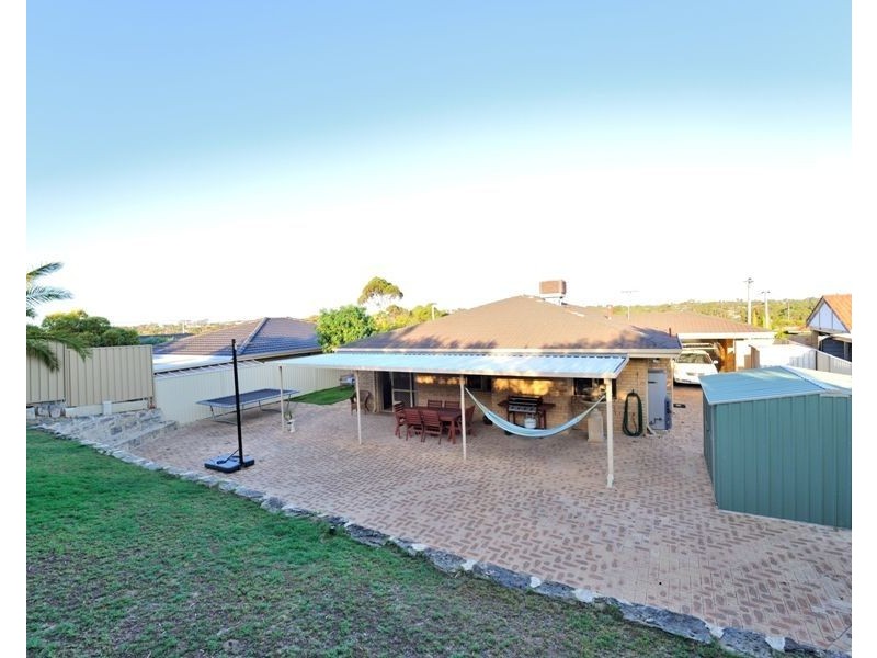 7 Cumberland Way, Beldon WA 6027