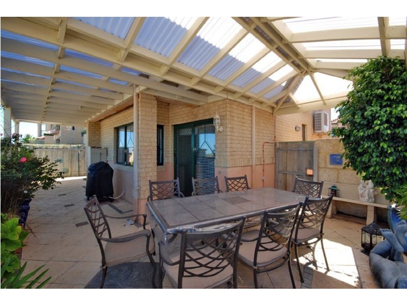 15/10 Fairhaven Terrace, Hillarys WA 6025