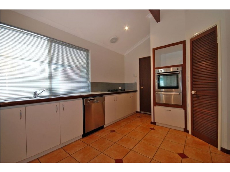 3 Crosshill Green, Kinross WA 6028