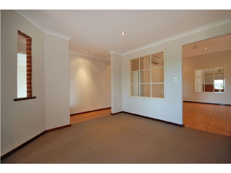 3 Crosshill Green, Kinross WA 6028