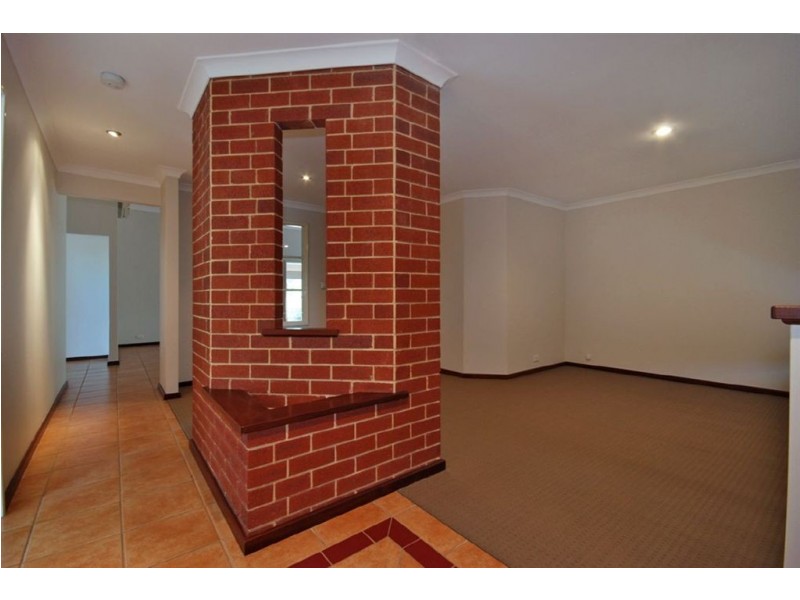 3 Crosshill Green, Kinross WA 6028