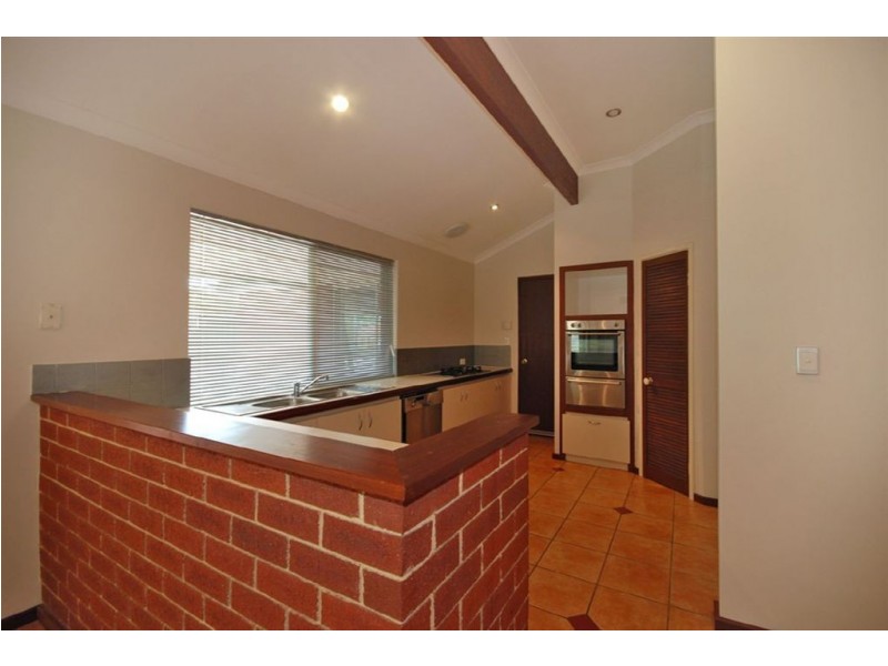 3 Crosshill Green, Kinross WA 6028