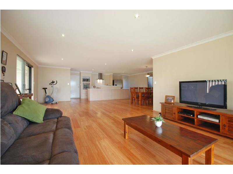 8 Renville Link, Ridgewood WA 6030