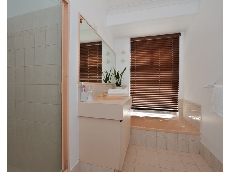 6 Eastleigh Loop, Currambine WA 6028