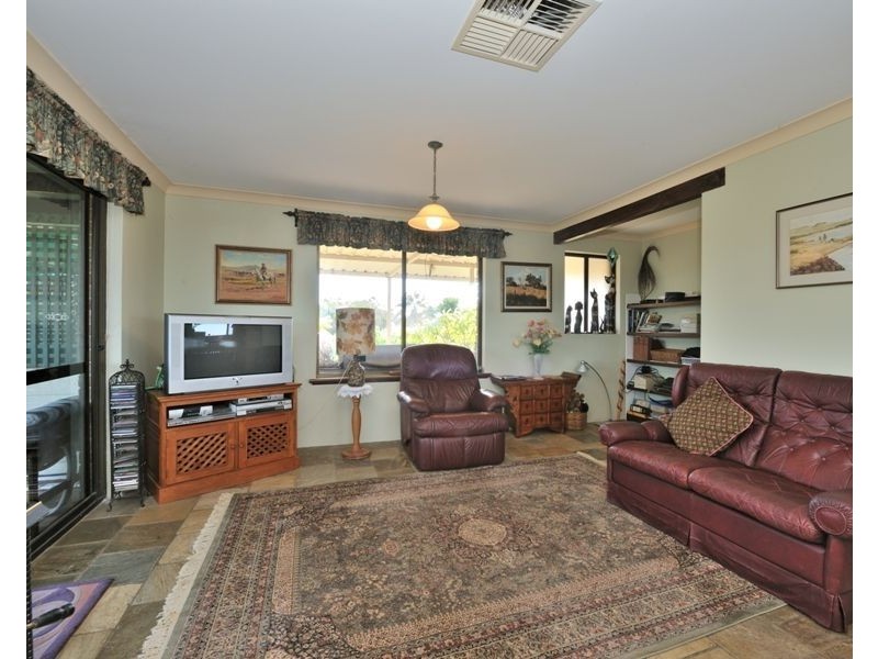 26 Hackney Way, Yanchep WA 6035