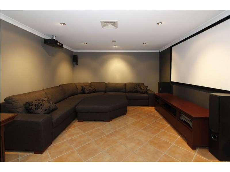 10 Mintaro Parade, Quinns Rocks WA 6030