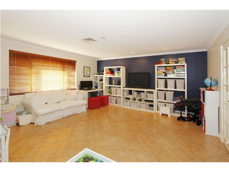 10 Mintaro Parade, Quinns Rocks WA 6030